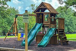 Osage Beach Home: Deck, Pool Access