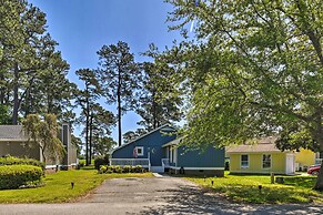 2 Mi to Beach: Myrtle Beach Golf Course Escape!