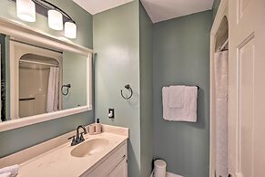 2 Mi to Beach: Myrtle Beach Golf Course Escape!