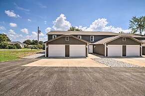 Pet-friendly Abode, Walk to Table Rock Lake!