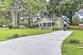 Peaceful Beaufort Home w/ Front Porch + Grill