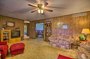 Peaceful Missouri Home, 25 Mi to Truman Lake!