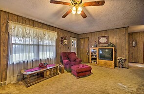 Peaceful Missouri Home, 25 Mi to Truman Lake!