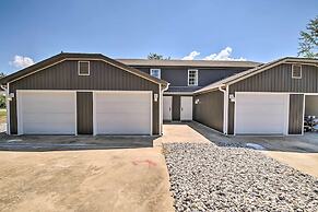 Pet-friendly Home, 9 Mi to Silver Dollar City