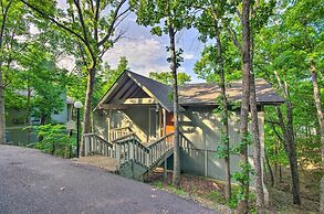 2 Decks & Pool Access: Osage Beach Retreat