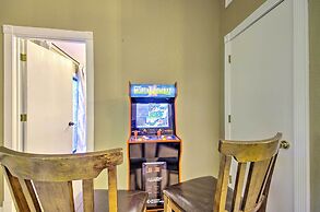 2 Decks & Pool Access: Osage Beach Retreat