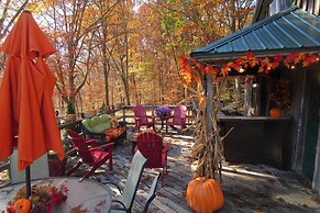 Private Getaway on 270 Acres w/ Lake: Swim & Canoe