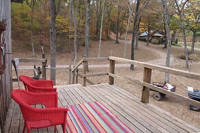 Private Getaway on 270 Acres w/ Lake: Swim & Canoe