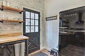 Cottage w/ Grill & Fire Pit in Osage Beach!