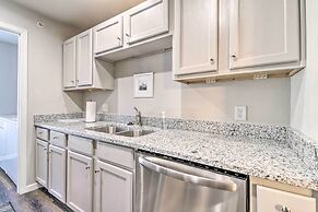 Branson Condo w/ Balcony: Near Silver Dollar City