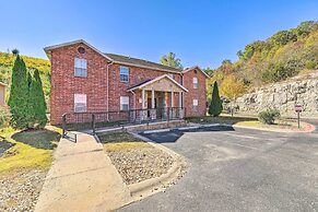 Branson Condo w/ Balcony: Near Silver Dollar City