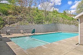 Branson Condo w/ Balcony: Near Silver Dollar City