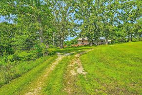 Quiet Country Home in Ava With Chic Interior!