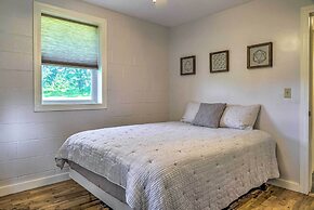 Quiet Country Home in Ava With Chic Interior!