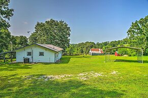 Quiet Country Home in Ava With Chic Interior!