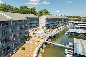 Condo w/ Community Pool & Boat Ramp in Osage Beach