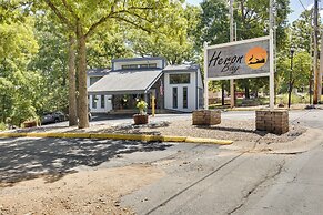 Condo w/ Community Pool & Boat Ramp in Osage Beach