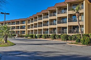 Resort Condo: Pools, Gym, Bar & Beach Access!