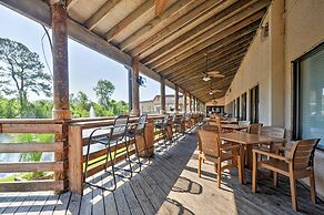 Resort Condo: Pools, Gym, Bar & Beach Access!