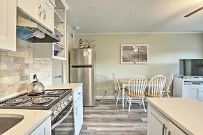 Resort Condo: Pools, Gym, Bar & Beach Access!