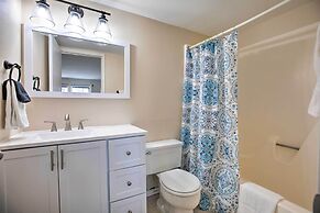 Resort Home w/ Hot Tub on Lake of the Ozarks!