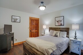 Rustic Missouri Vacation Rental w/ Hill Views!