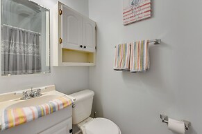 Rock Hill Cottage w/ Spacious Yard & Fire Pit!