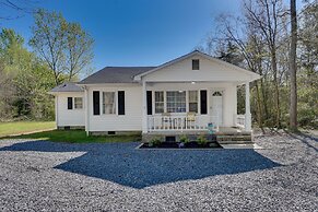 Rock Hill Cottage w/ Spacious Yard & Fire Pit!