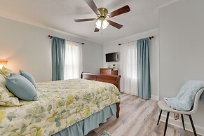 Rock Hill Cottage w/ Spacious Yard & Fire Pit!