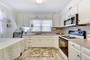 Rock Hill Cottage w/ Spacious Yard & Fire Pit!