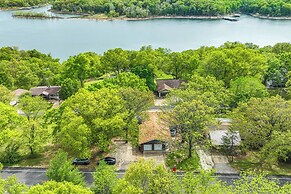 Deck & Table Rock Lake View: Shell Knob Escape!