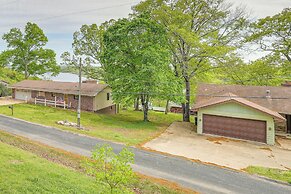 Deck & Table Rock Lake View: Shell Knob Escape!