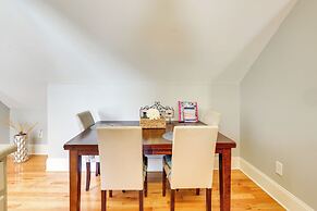 4 Mi to Dtwn: Simplistic Summerville Studio