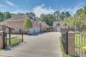 4 Mi to Dtwn: Simplistic Summerville Studio