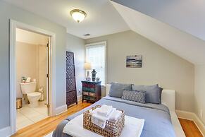 4 Mi to Dtwn: Simplistic Summerville Studio