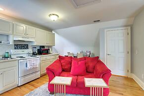4 Mi to Dtwn: Simplistic Summerville Studio