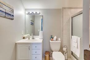 4 Mi to Dtwn: Simplistic Summerville Studio