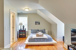 4 Mi to Dtwn: Simplistic Summerville Studio