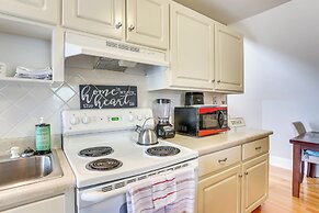 4 Mi to Dtwn: Simplistic Summerville Studio