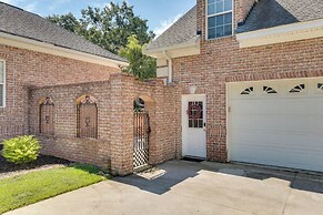 4 Mi to Dtwn: Simplistic Summerville Studio