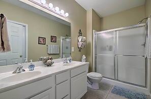 Spacious Lakefront Condo w/ Views in Camdenton!