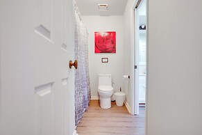 St Helena Island Retreat w/ Deck: Walk to Beach