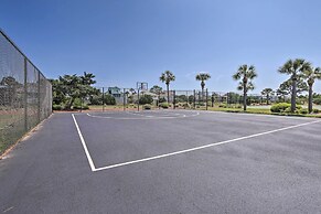 St Helena Island Retreat w/ Deck: Walk to Beach