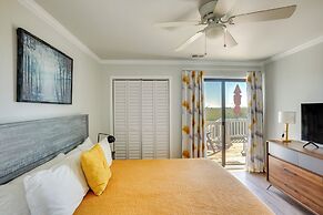 St Helena Island Retreat w/ Deck: Walk to Beach