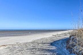 St Helena Island Retreat w/ Deck: Walk to Beach