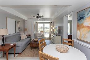 Summerhouse Villas Condo: Private Resort Beach!