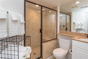 Summerhouse Villas Condo: Private Resort Beach!