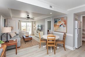 Summerhouse Villas Condo: Private Resort Beach!