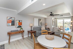 Summerhouse Villas Condo: Private Resort Beach!