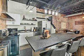 Sleek, Modern Loft in Downtown Springfield!